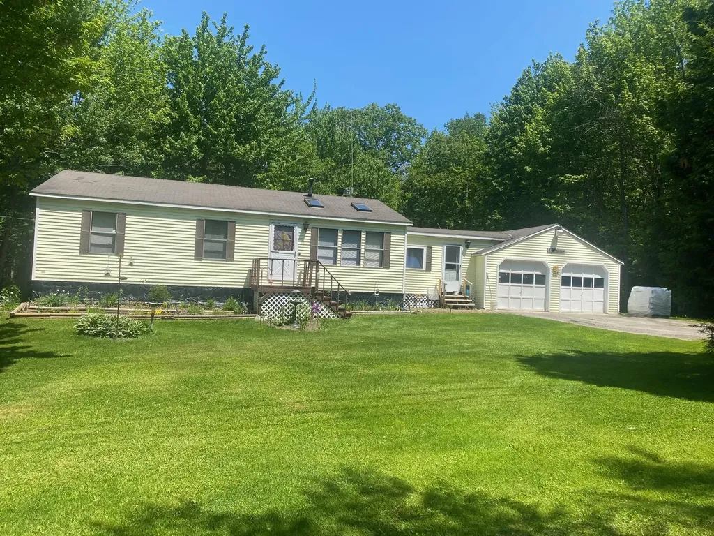 20 Stanley Lane Gardiner ME 04345