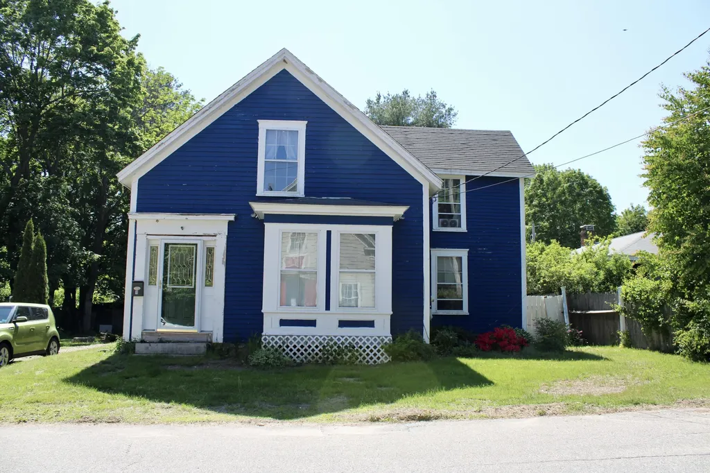 11 Pine Street Gorham ME 04038