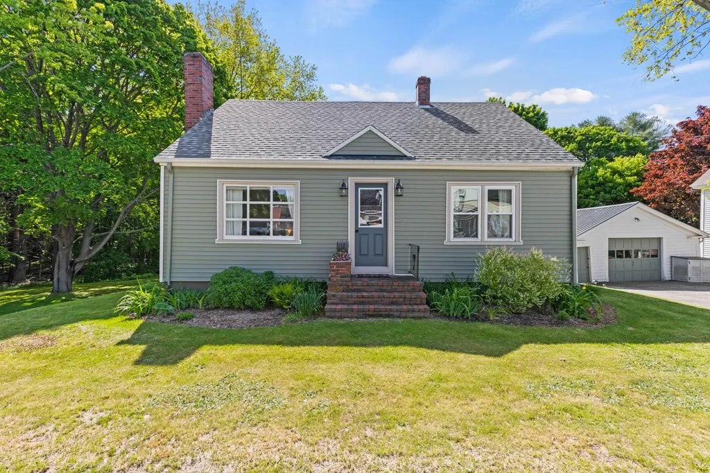 13 Boone Avenue Auburn ME 04210