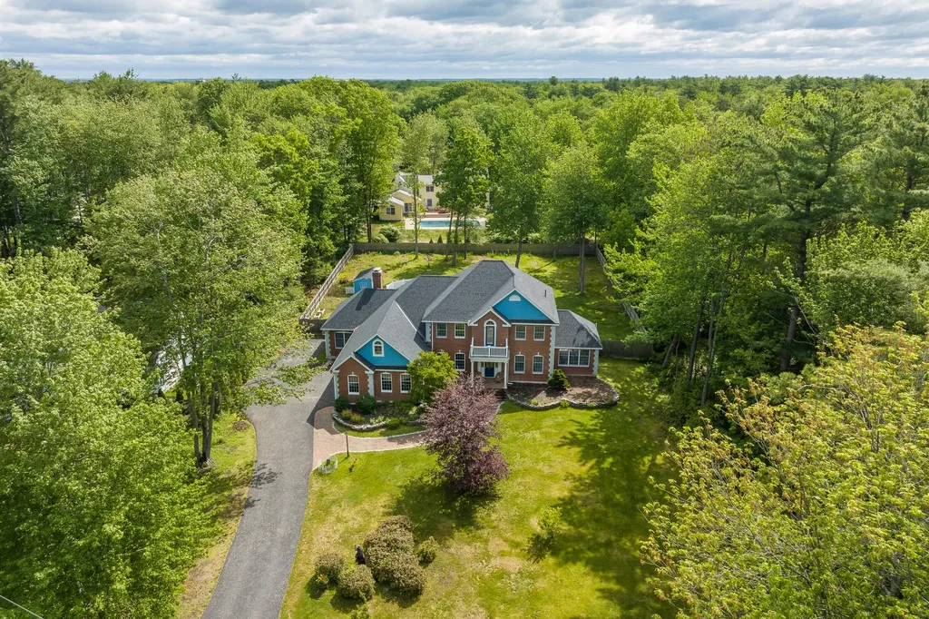 5 Locust Lane Brunswick ME 04011