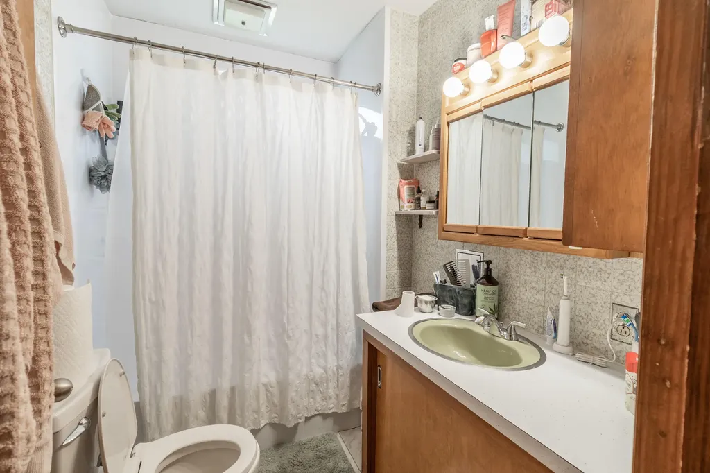 68 Acadia Avenue Lewiston ME 04240