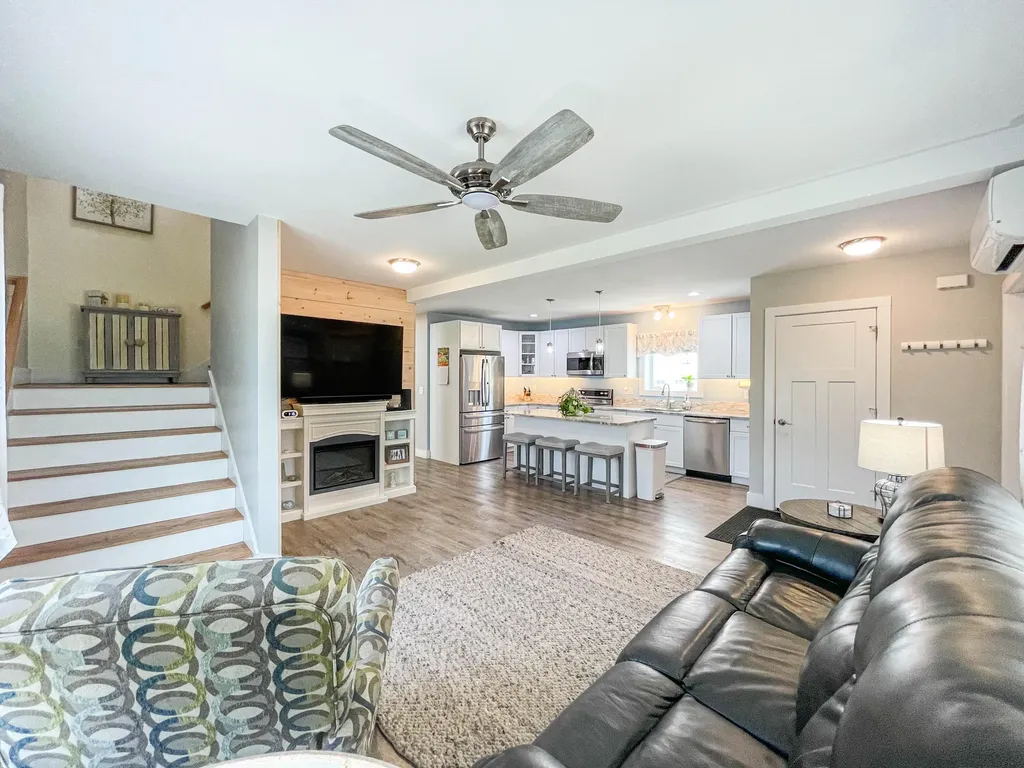 43 Cumberland Avenue Saco ME 04072