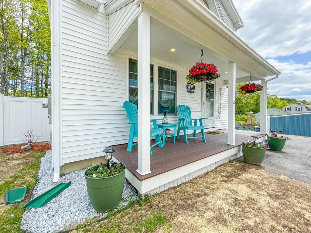 43 Cumberland Avenue Saco ME 04072