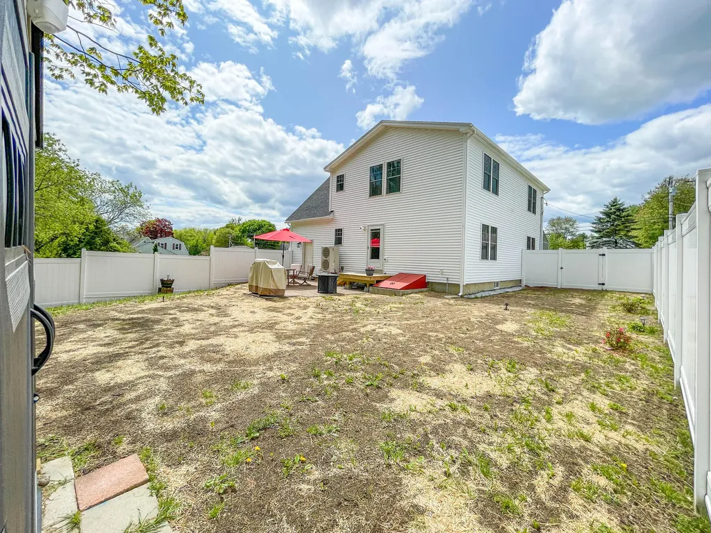 43 Cumberland Avenue Saco ME 04072