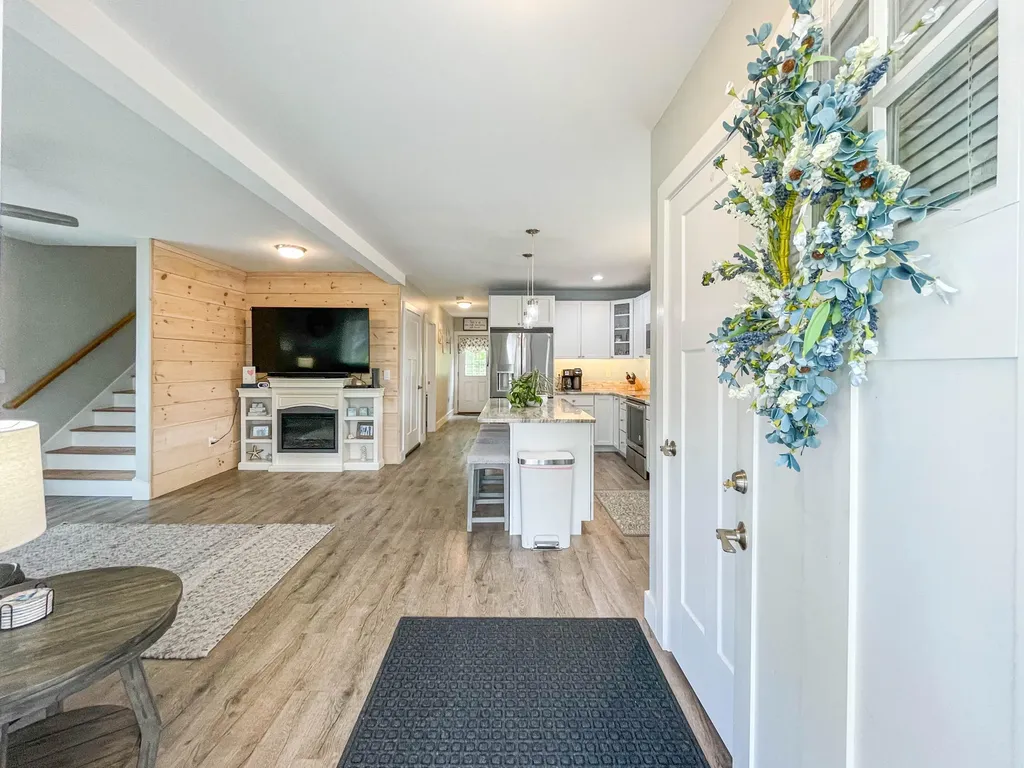 43 Cumberland Avenue Saco ME 04072