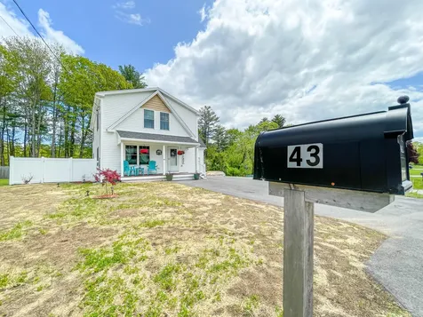 43 Cumberland Avenue Saco ME 04072