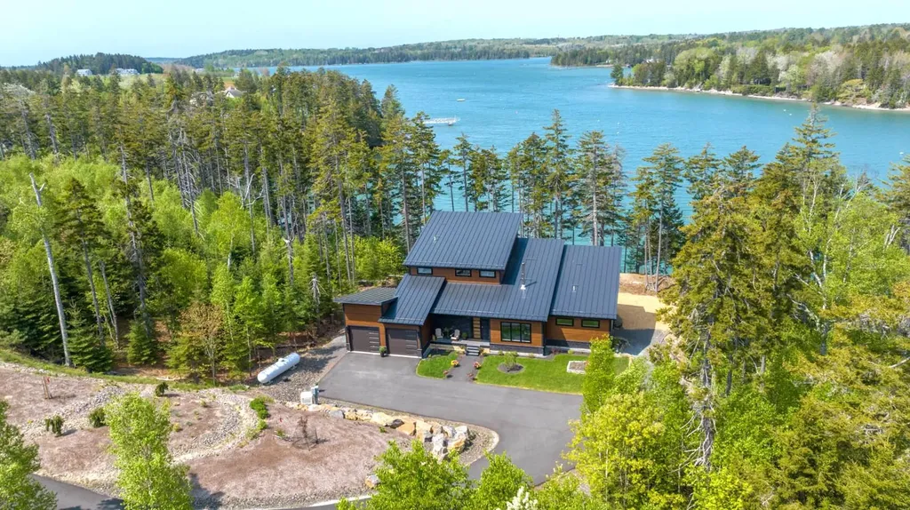 54 Ocean Ridge Road Cushing ME 04563