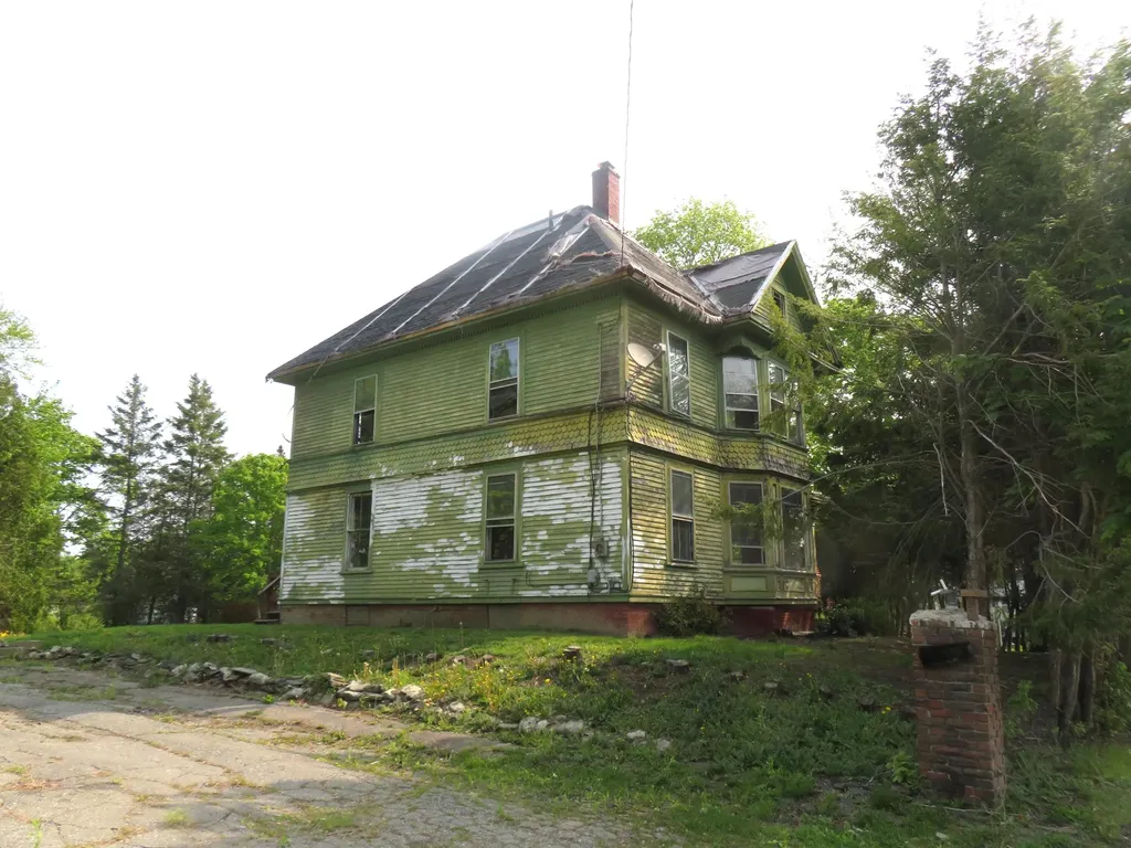 727 Hammond Street Bangor ME 04401