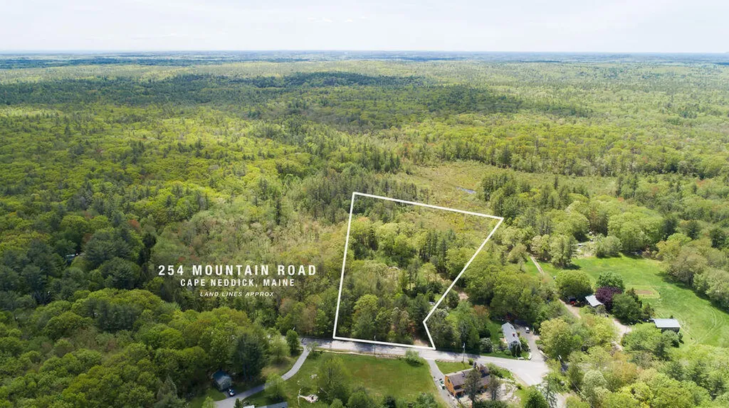 254 Mountain Road York ME 03902
