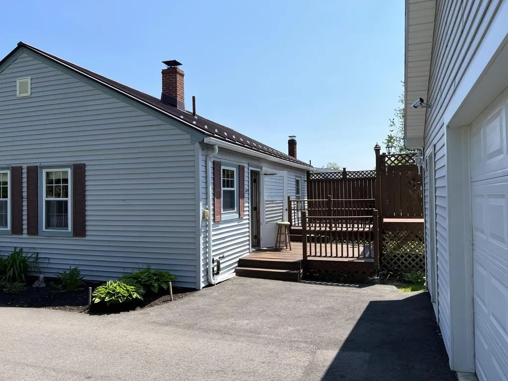 17 Crestmont Road Bangor ME 04401