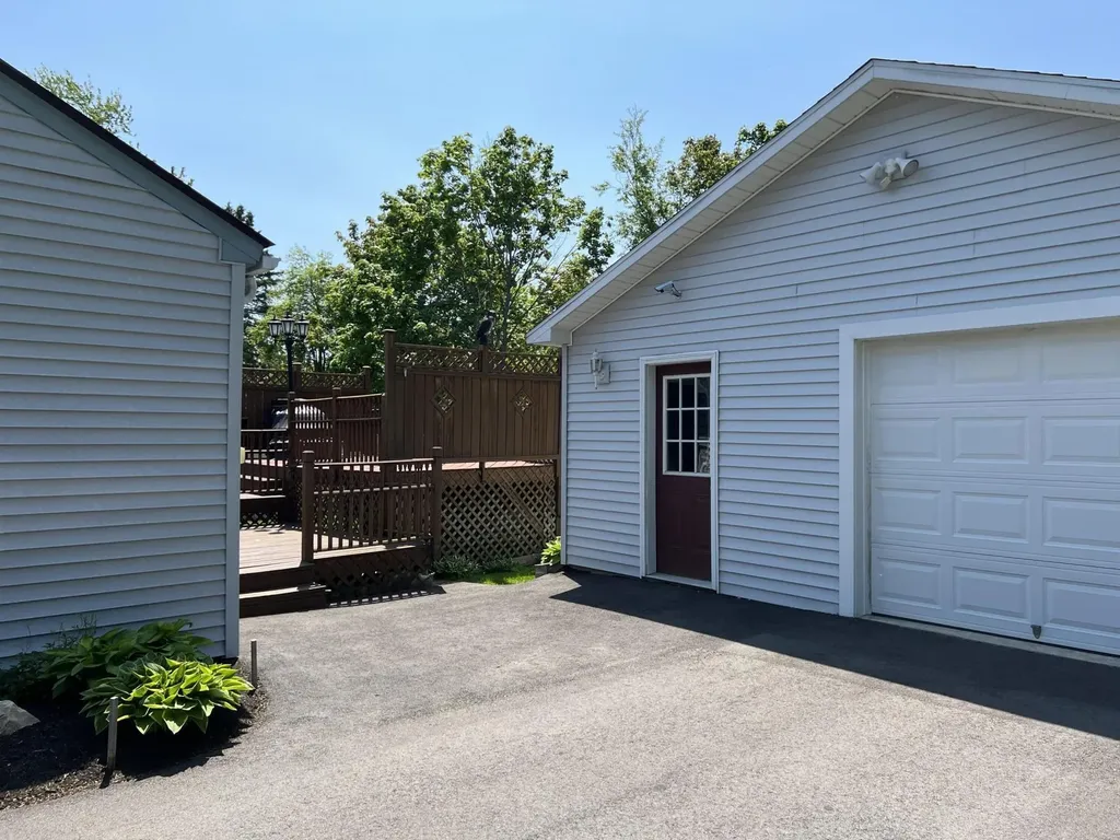 17 Crestmont Road Bangor ME 04401