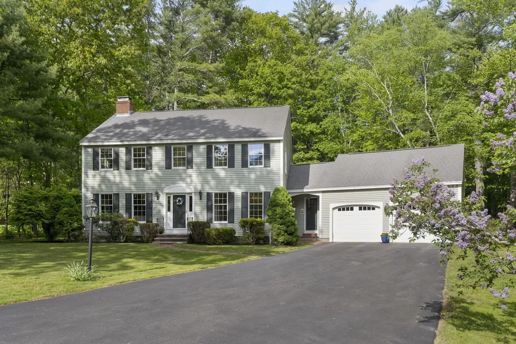 8 Partridge Lane Falmouth ME 04105