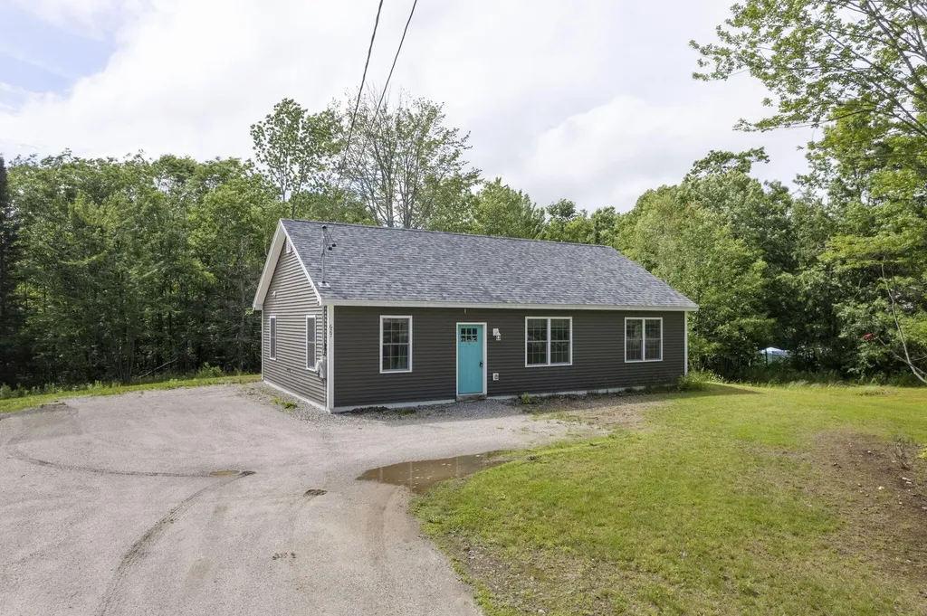 627 Middle Road Sabattus ME 04280