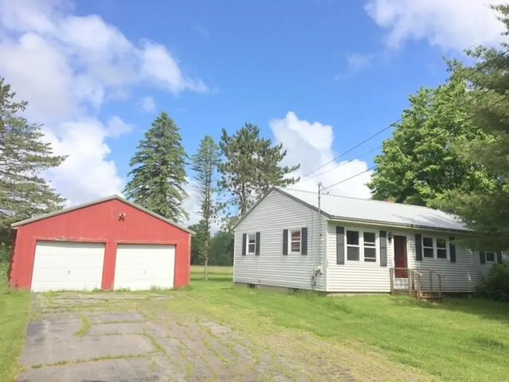 1008 Mutton Lane Clinton ME 04927