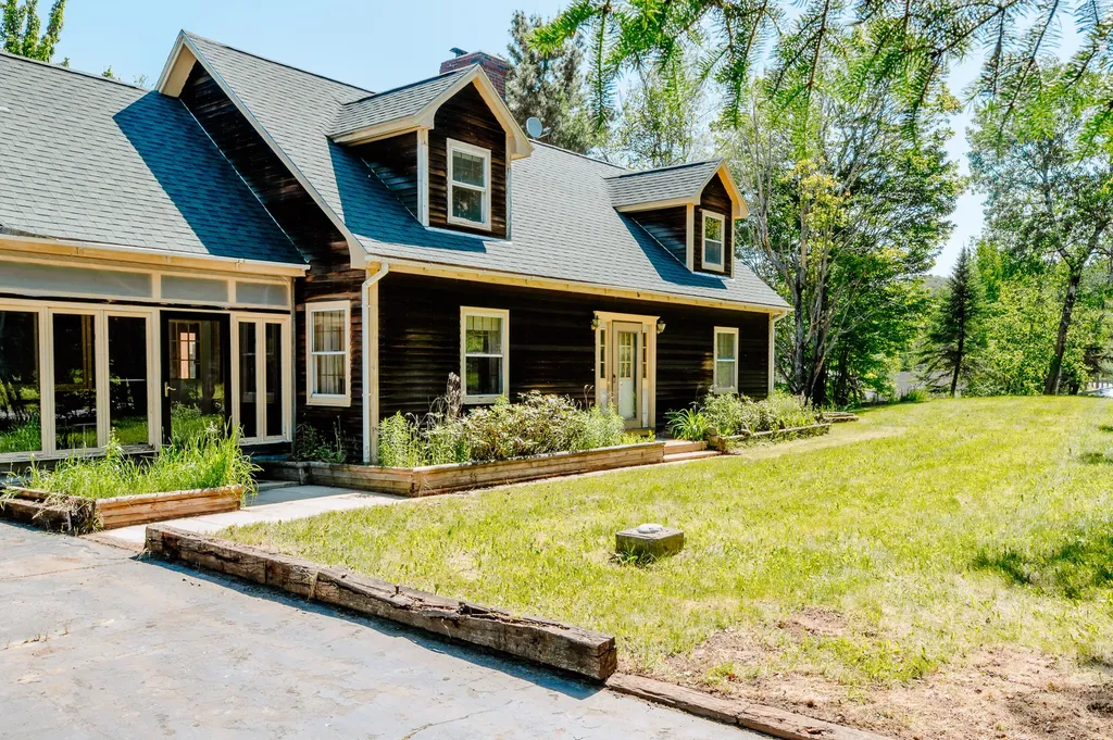 3385 Main Street Rangeley ME 04970