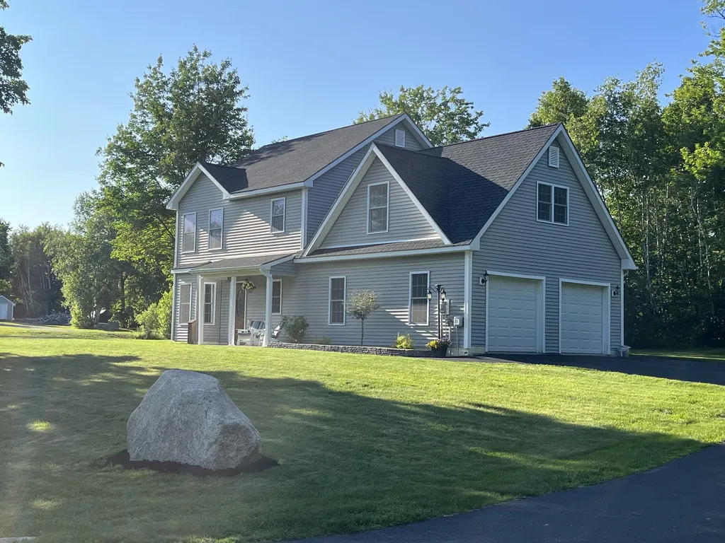 5 Johns Way Sidney ME 04330