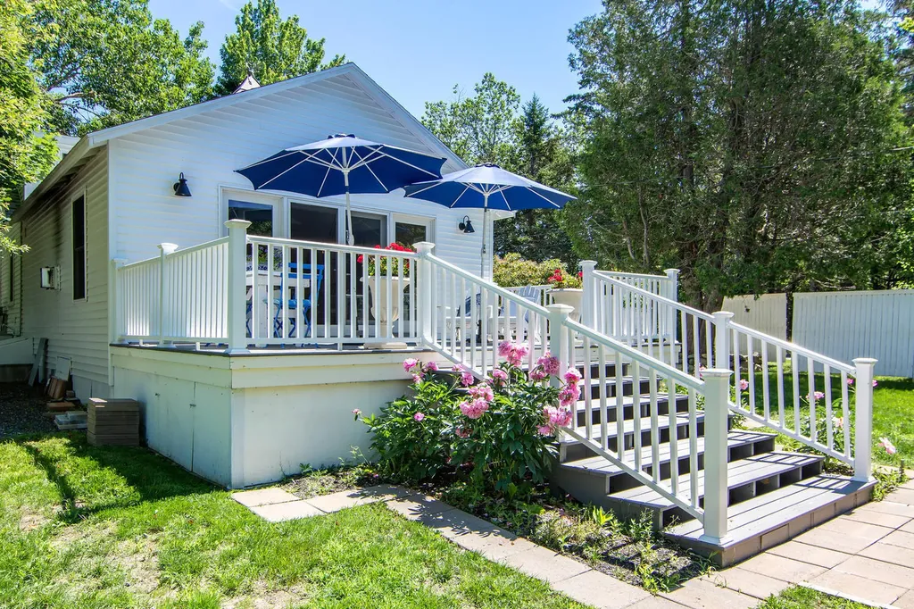 110 Quaco Road Deer Isle ME 04627