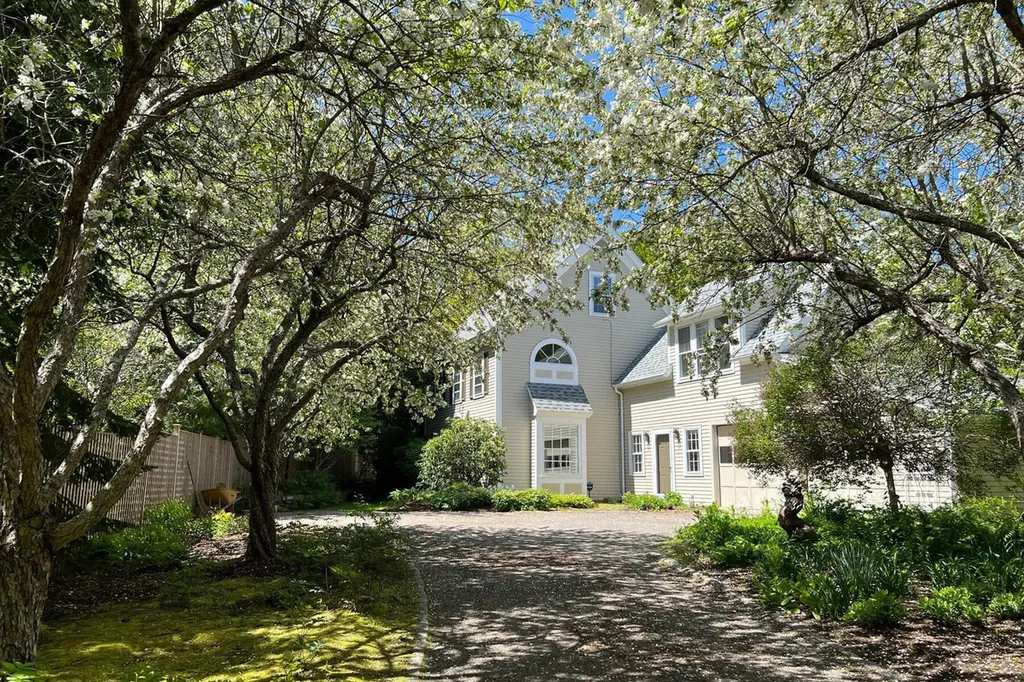 129 Chestnut Street Camden ME 04843