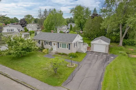 23 Windsor Avenue Augusta ME 04330