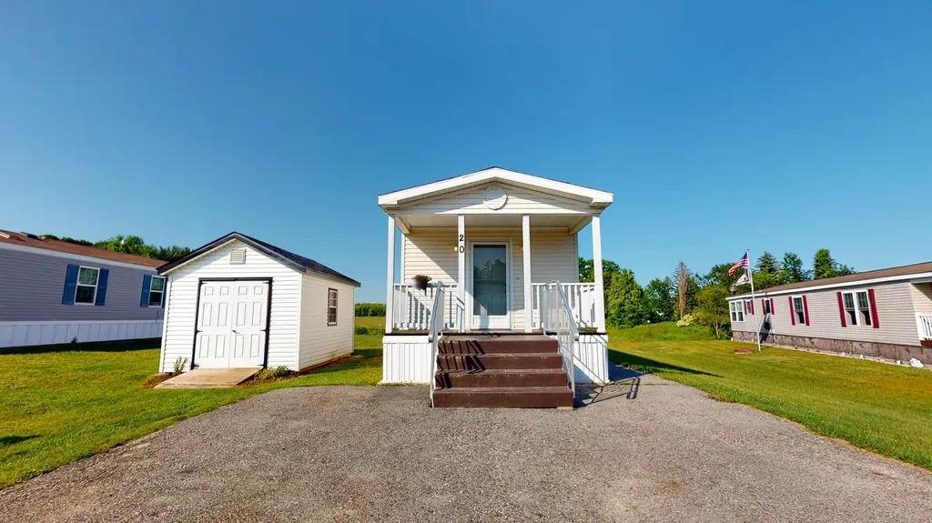 20 Joshs Way Poland ME 04274