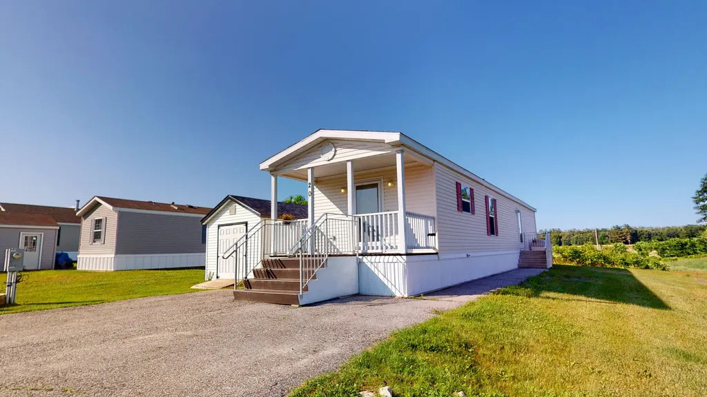 20 Joshs Way Poland ME 04274