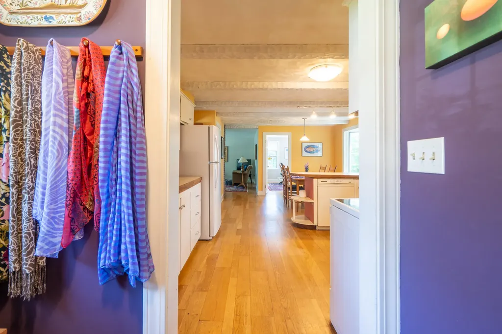14 Lawn Avenue Cumberland ME 04021