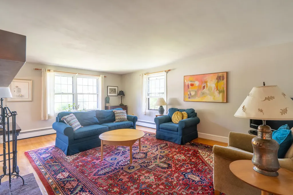 14 Lawn Avenue Cumberland ME 04021
