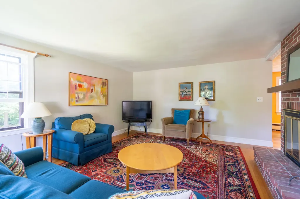 14 Lawn Avenue Cumberland ME 04021