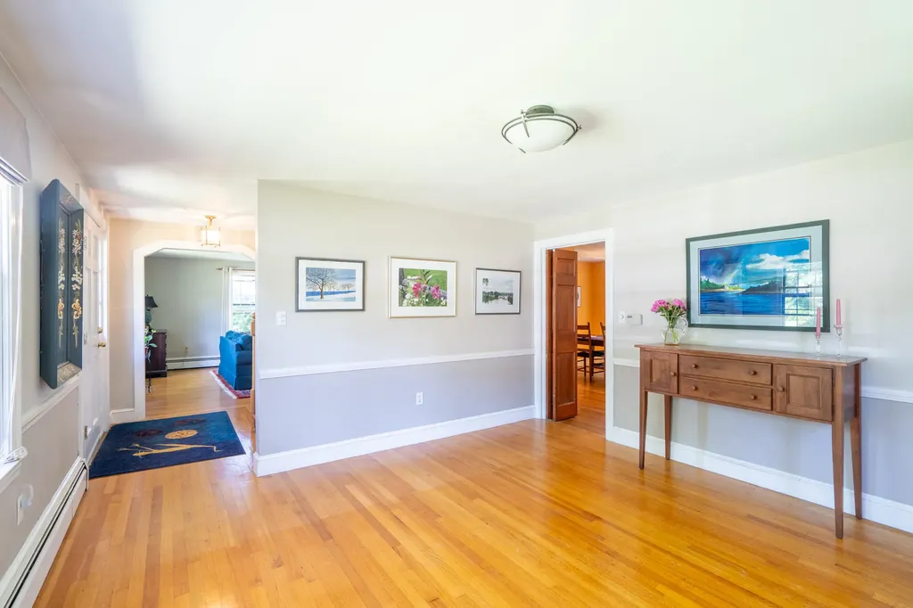 14 Lawn Avenue Cumberland ME 04021