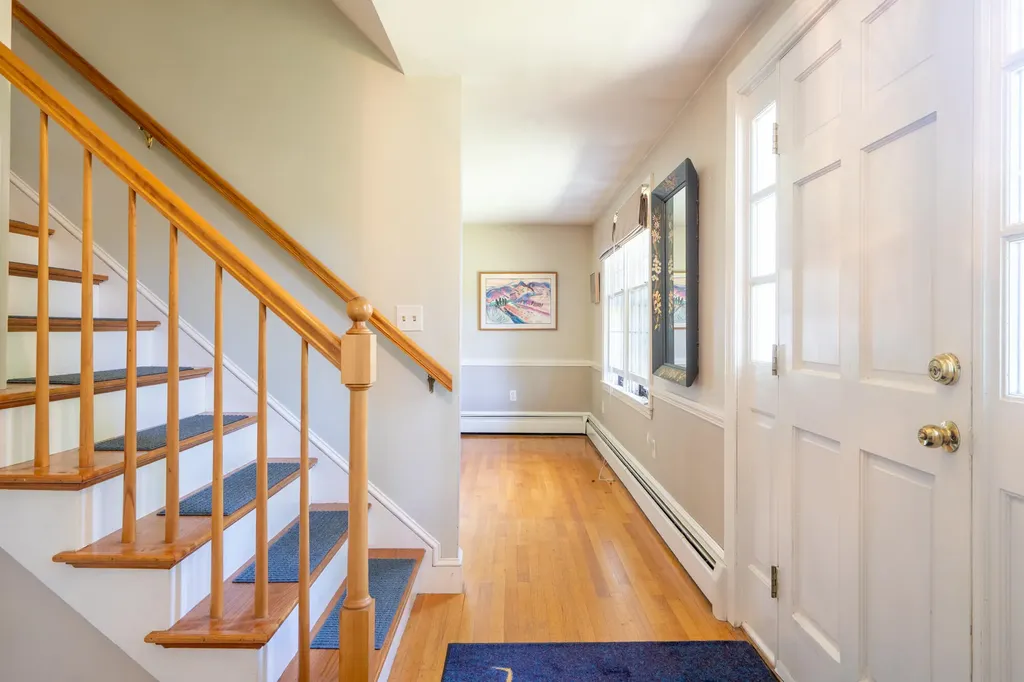 14 Lawn Avenue Cumberland ME 04021