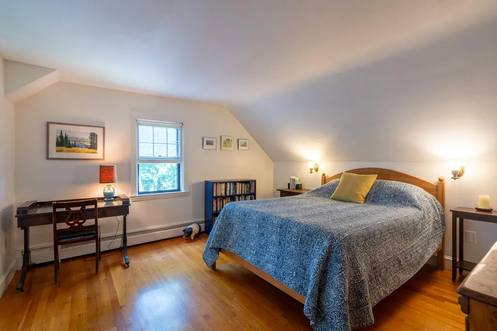 14 Lawn Avenue Cumberland ME 04021