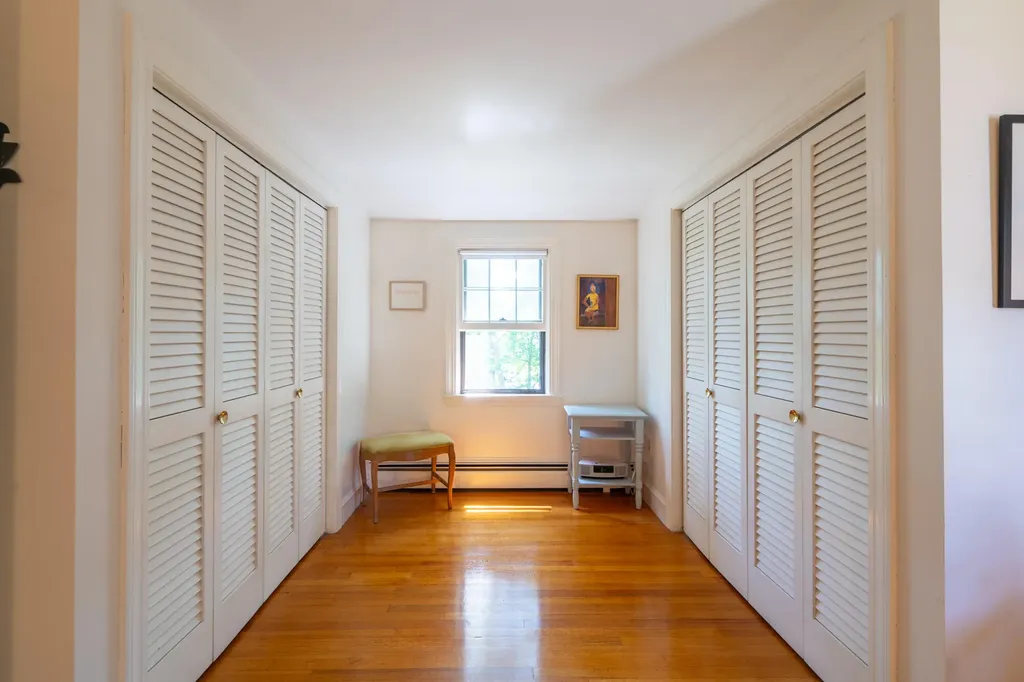 14 Lawn Avenue Cumberland ME 04021