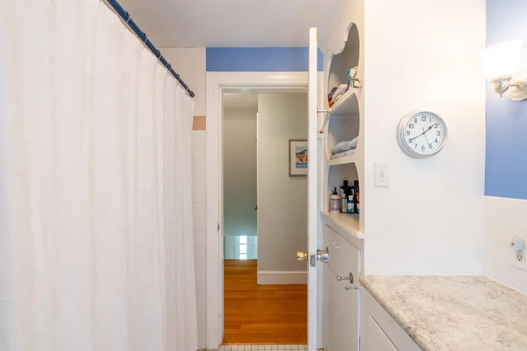14 Lawn Avenue Cumberland ME 04021