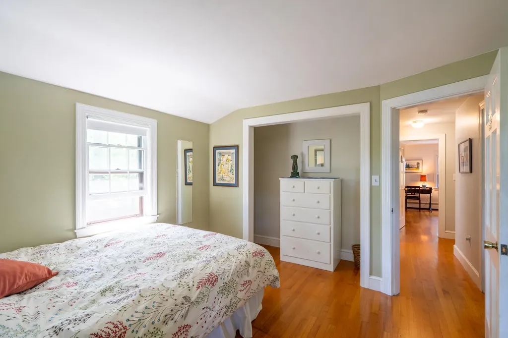 14 Lawn Avenue Cumberland ME 04021