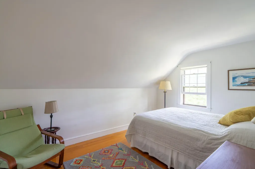 14 Lawn Avenue Cumberland ME 04021