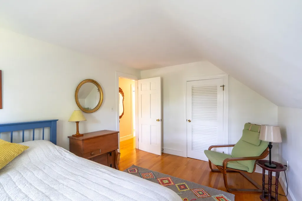 14 Lawn Avenue Cumberland ME 04021