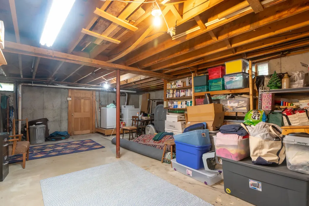 14 Lawn Avenue Cumberland ME 04021