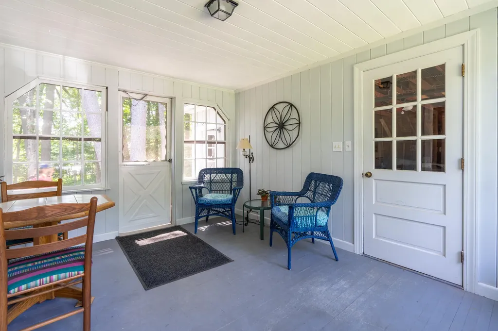 14 Lawn Avenue Cumberland ME 04021