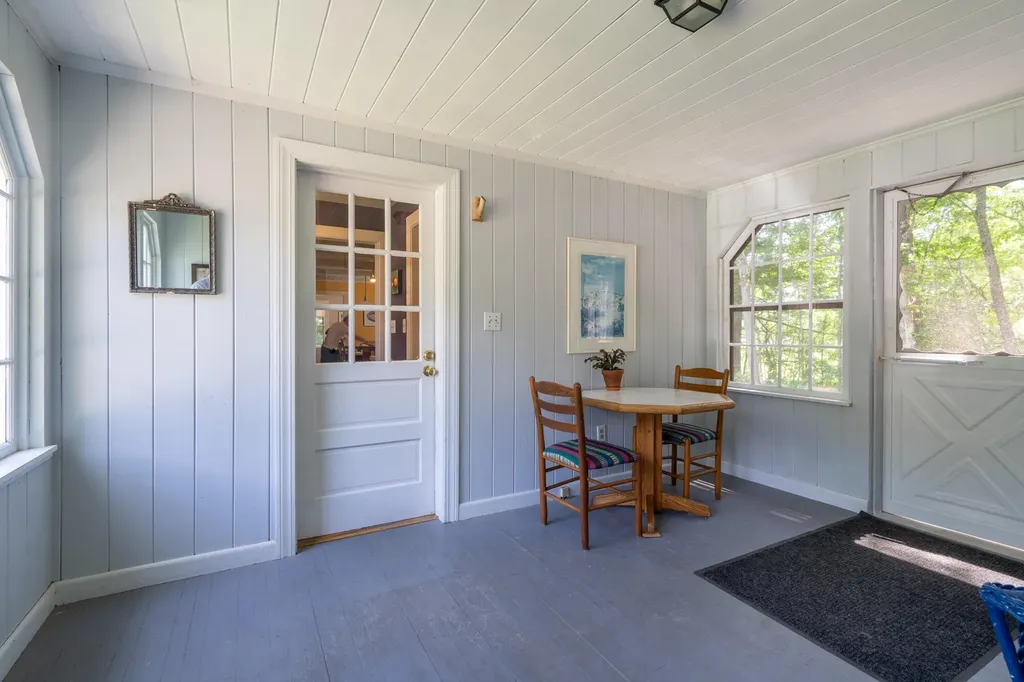 14 Lawn Avenue Cumberland ME 04021