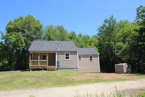 693 Pond Road Wales ME 04280