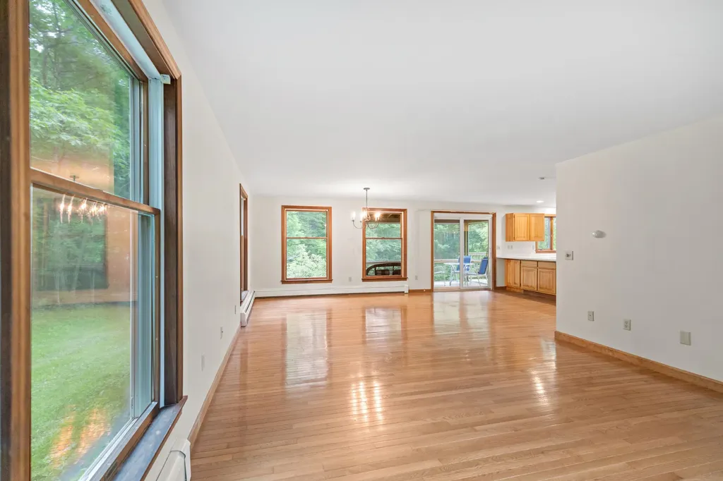 4 Howard Lane Wiscasset ME 04578