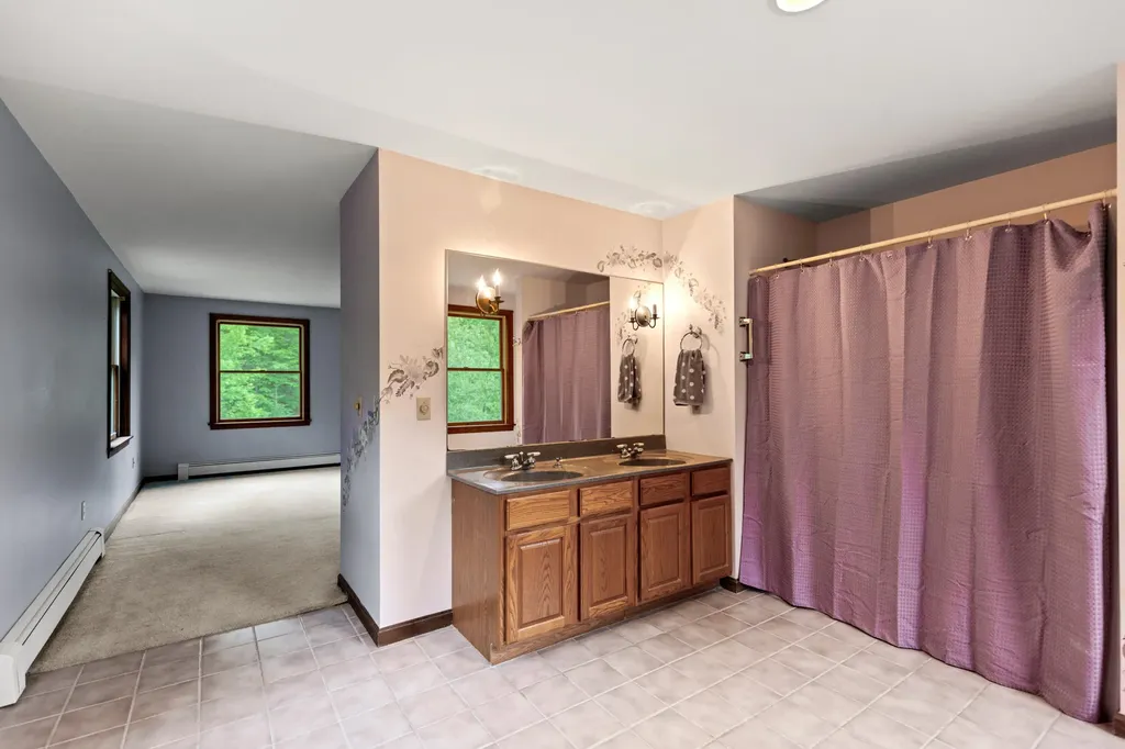 4 Howard Lane Wiscasset ME 04578