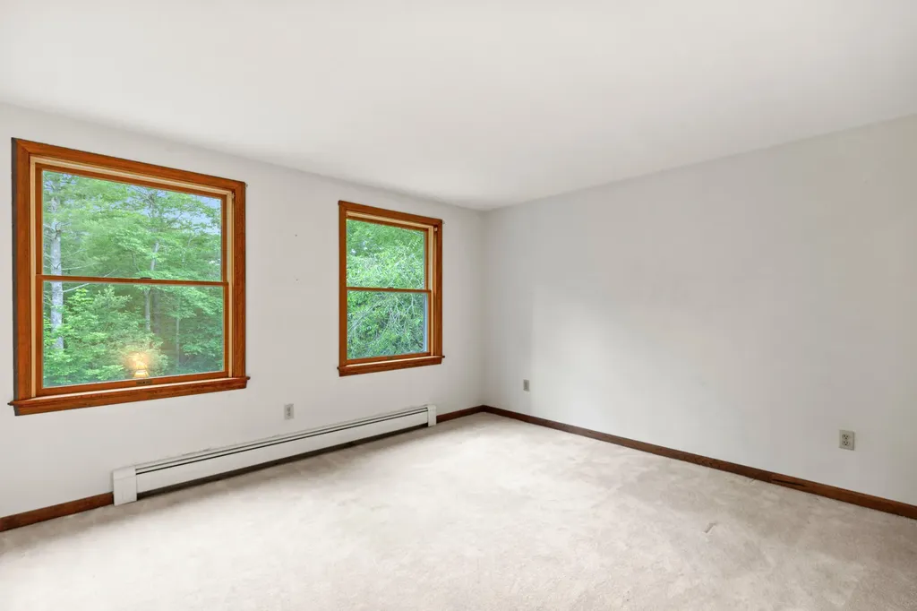 4 Howard Lane Wiscasset ME 04578