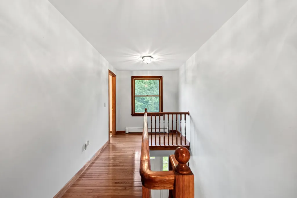 4 Howard Lane Wiscasset ME 04578