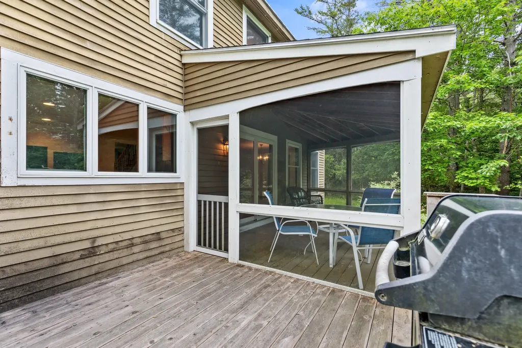 4 Howard Lane Wiscasset ME 04578