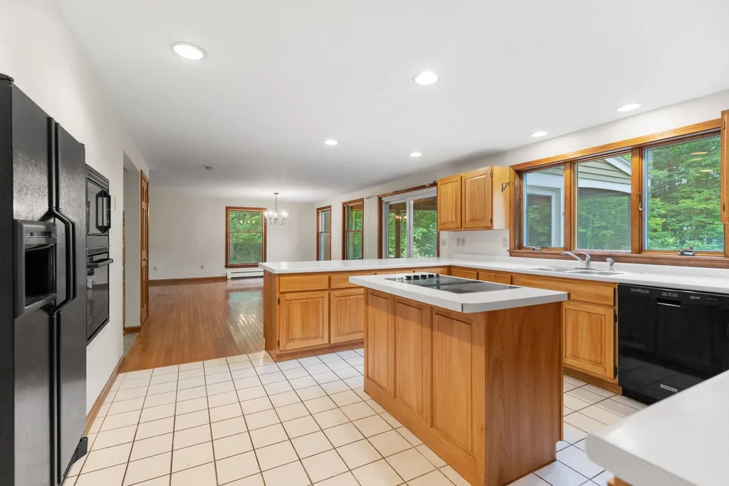 4 Howard Lane Wiscasset ME 04578