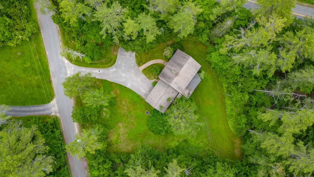 4 Howard Lane Wiscasset ME 04578
