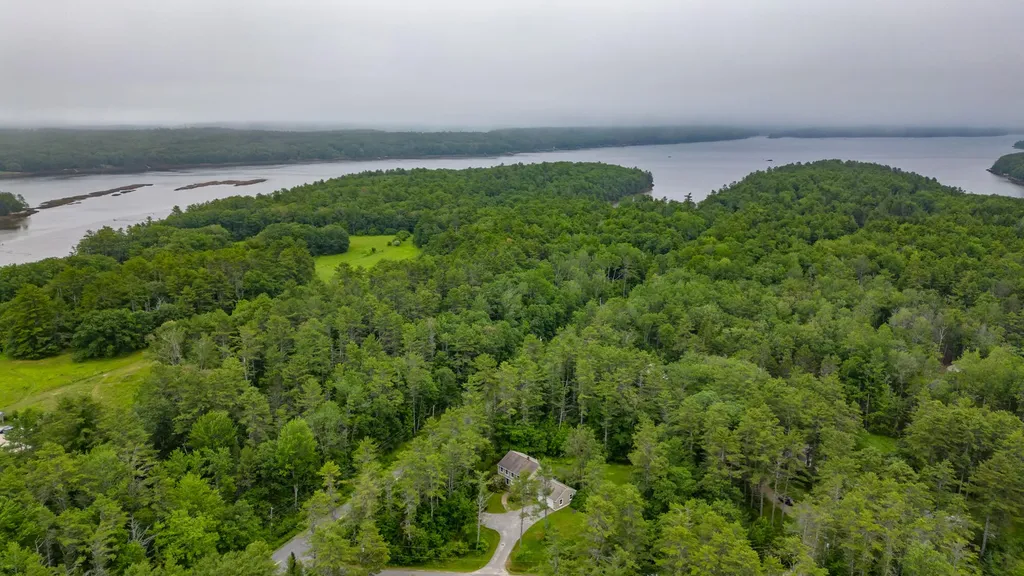 4 Howard Lane Wiscasset ME 04578
