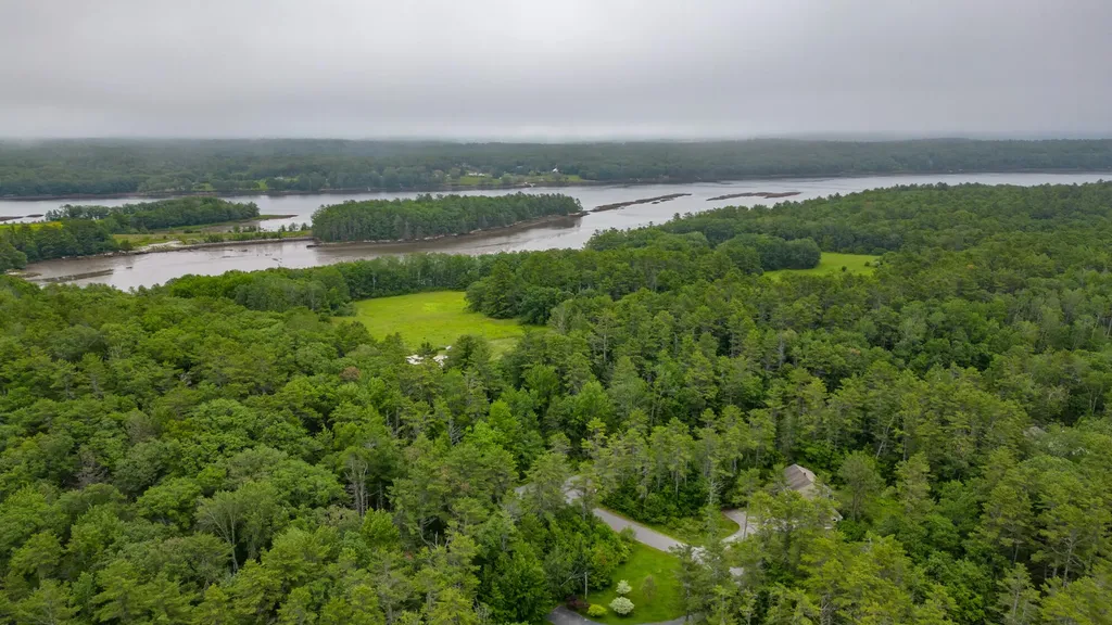 4 Howard Lane Wiscasset ME 04578