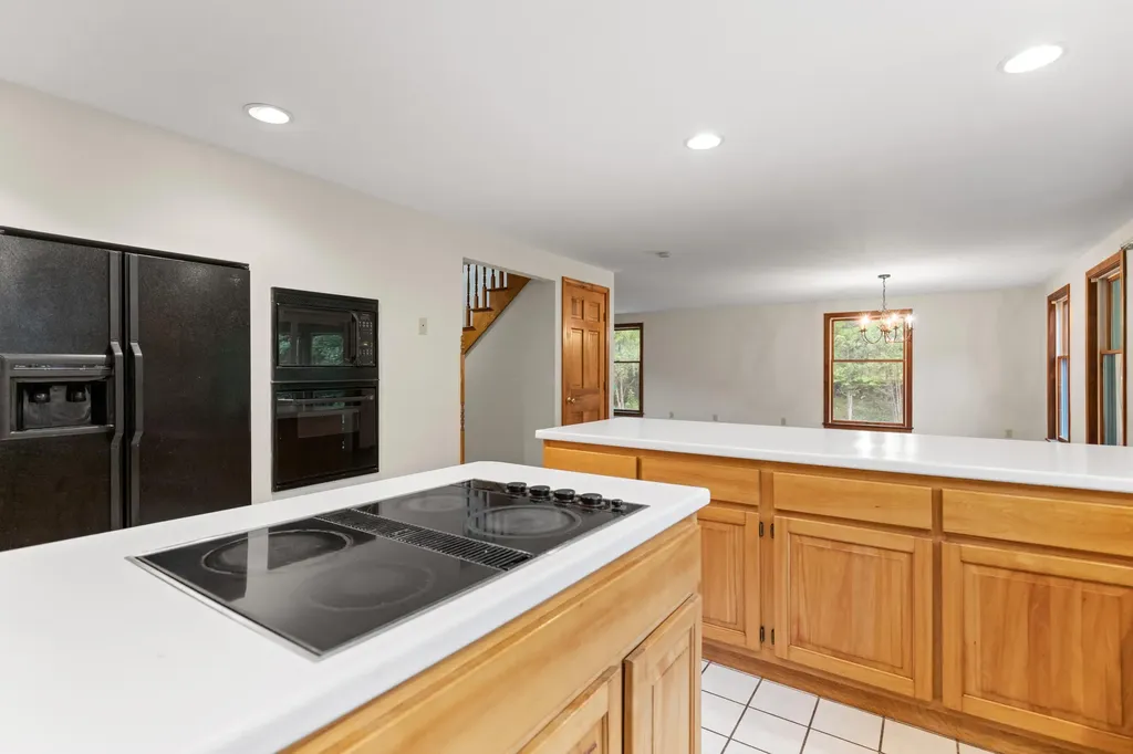 4 Howard Lane Wiscasset ME 04578